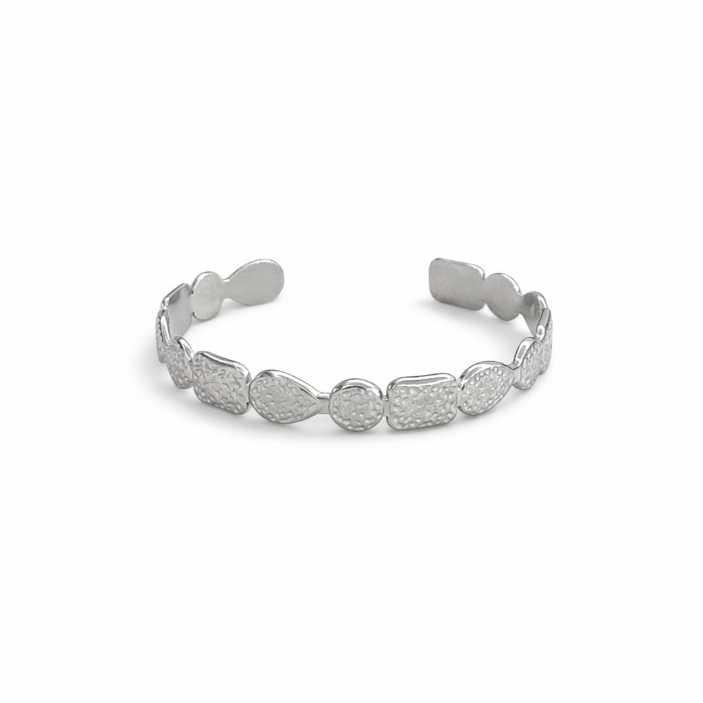 Shaped cuff