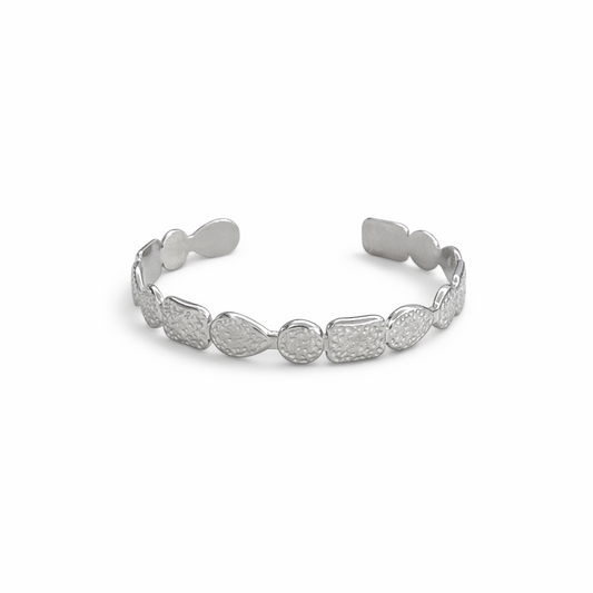 Shaped cuff