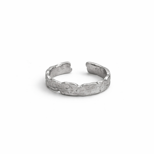 Hammered ring