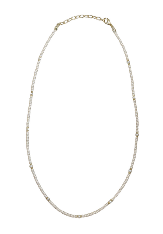 White Fresh shimmer pearl necklace
