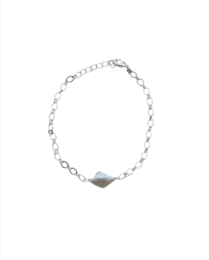 Decorative chain pearl bracelet